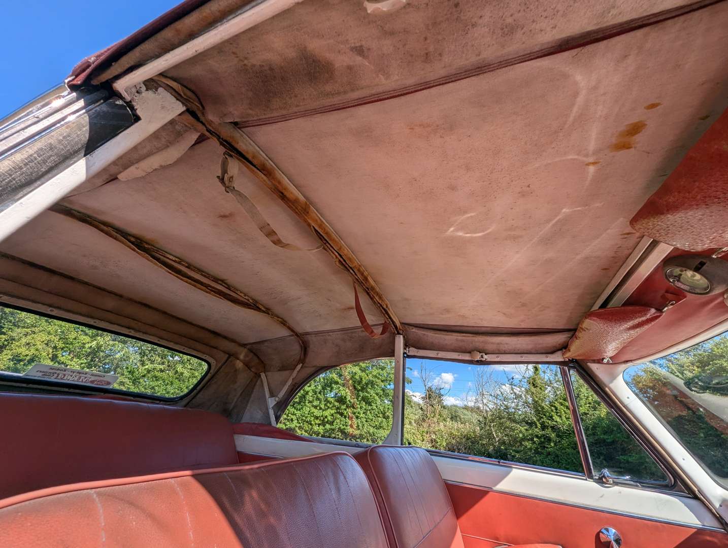 <p>1961 FORD CONSUL 375 CONVERTIBLE</p>