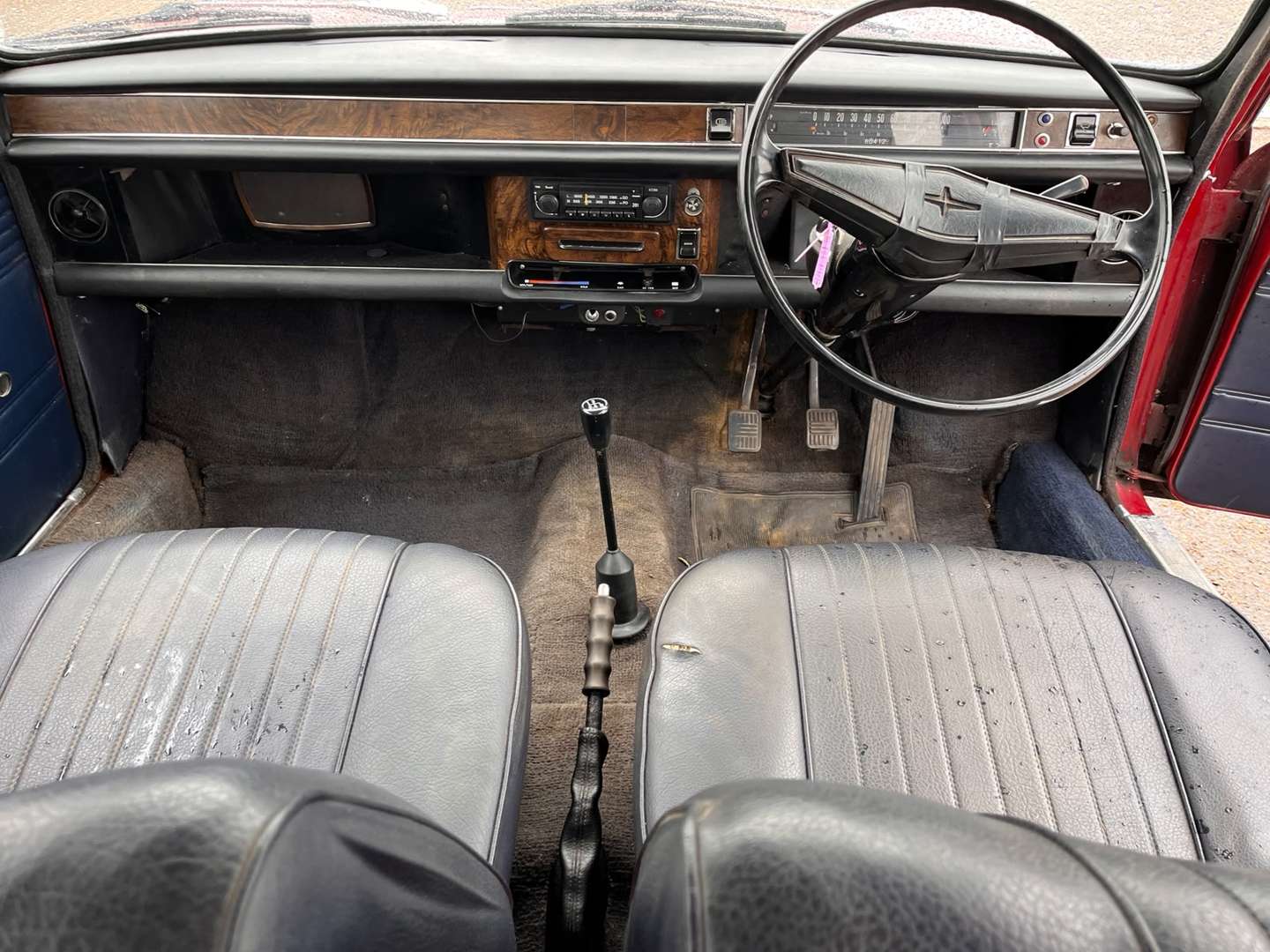 <p>1972 AUSTIN 1800</p>
