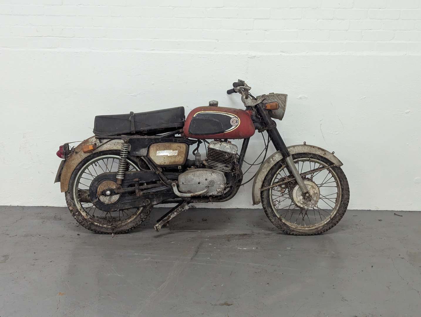 <p>1973 CZ SPORT 175</p>