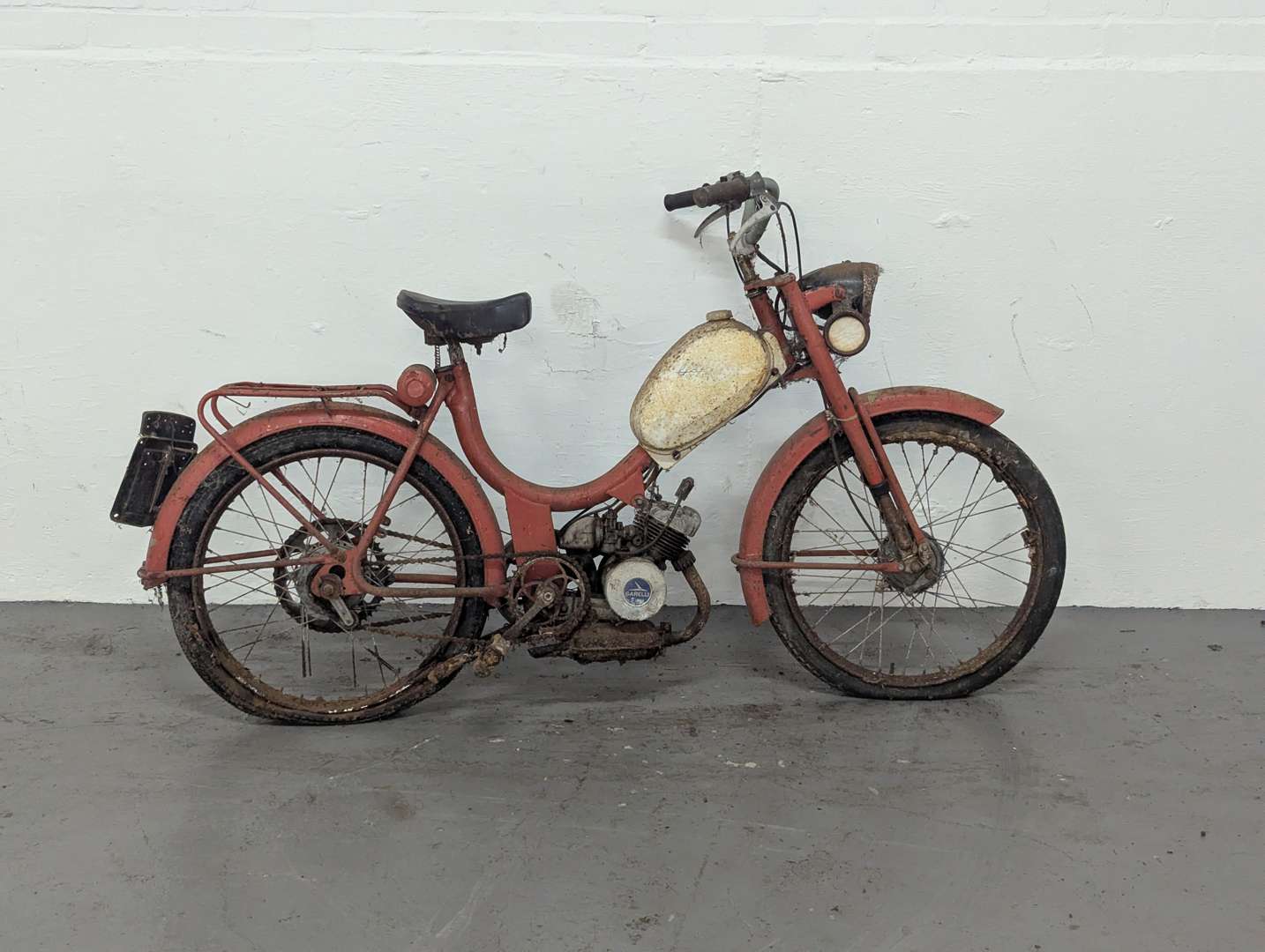 <p>GARELLI MOPED</p>