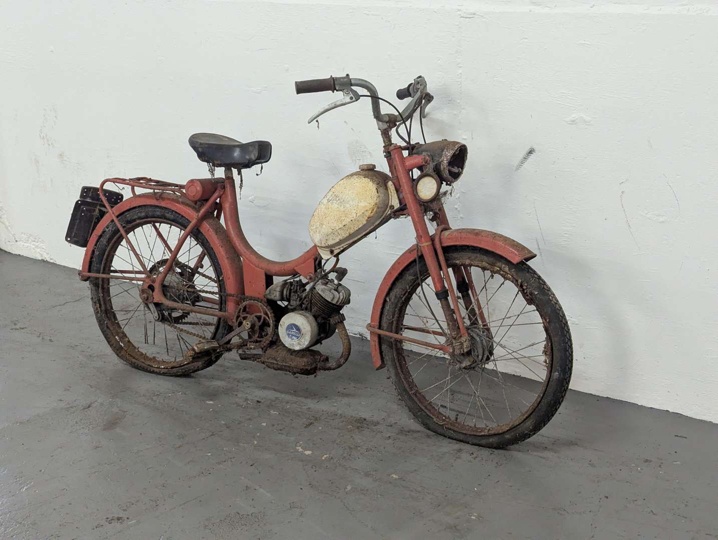 <p>GARELLI MOPED</p>