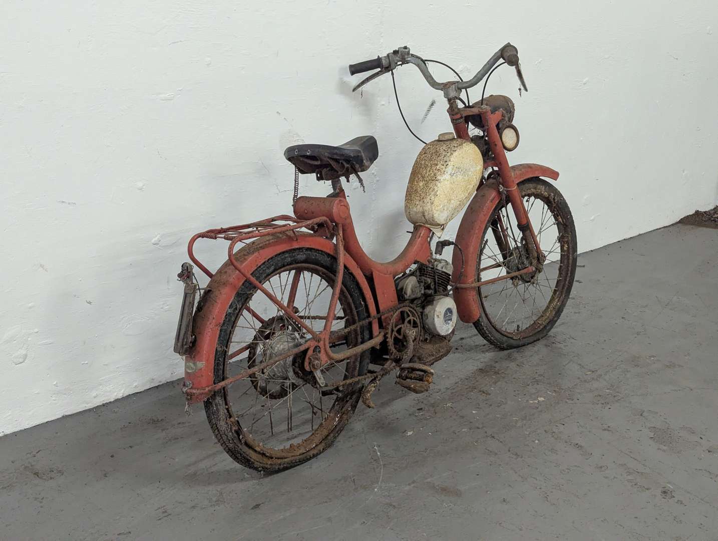 <p>GARELLI MOPED</p>