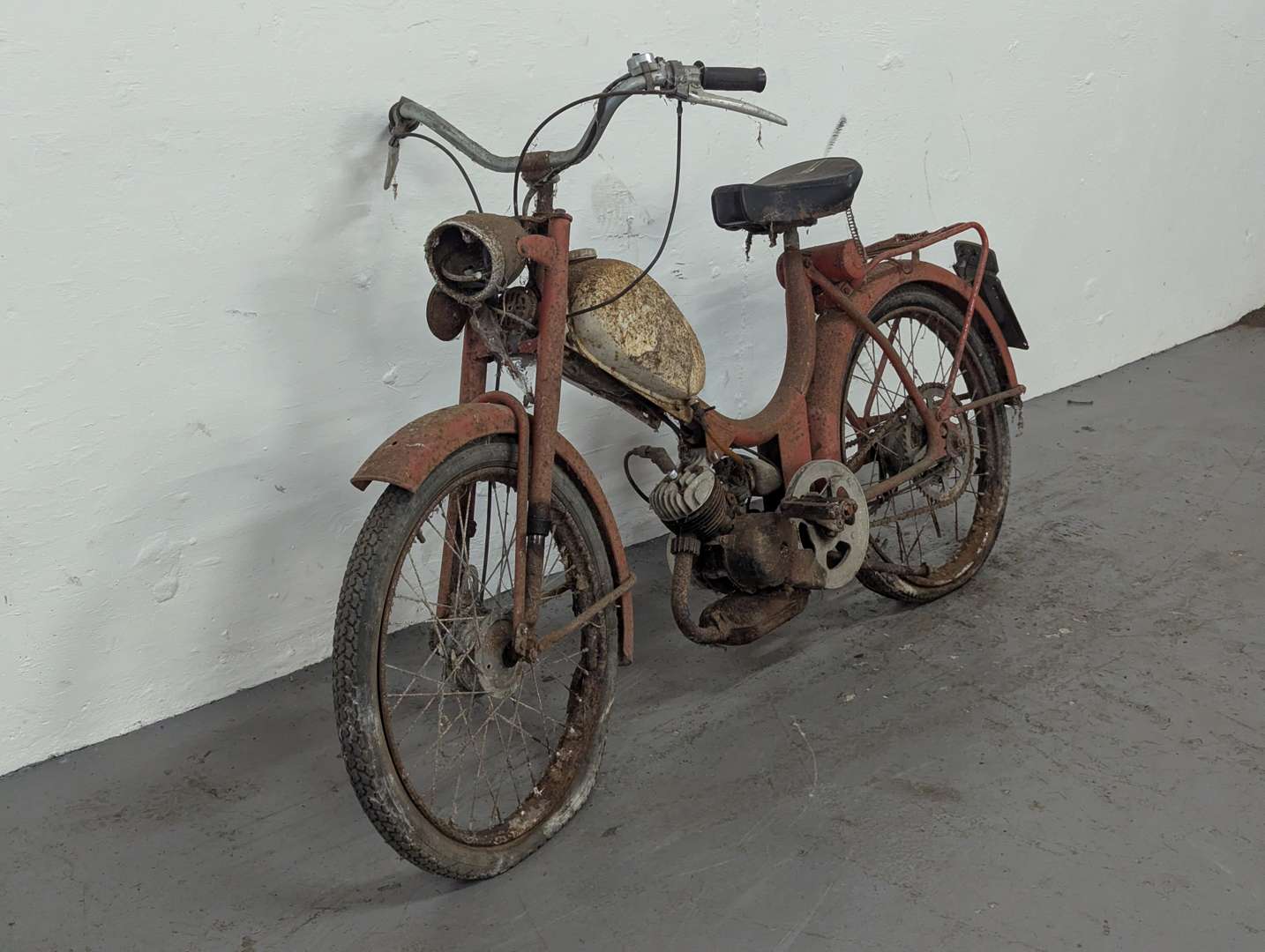 <p>GARELLI MOPED</p>