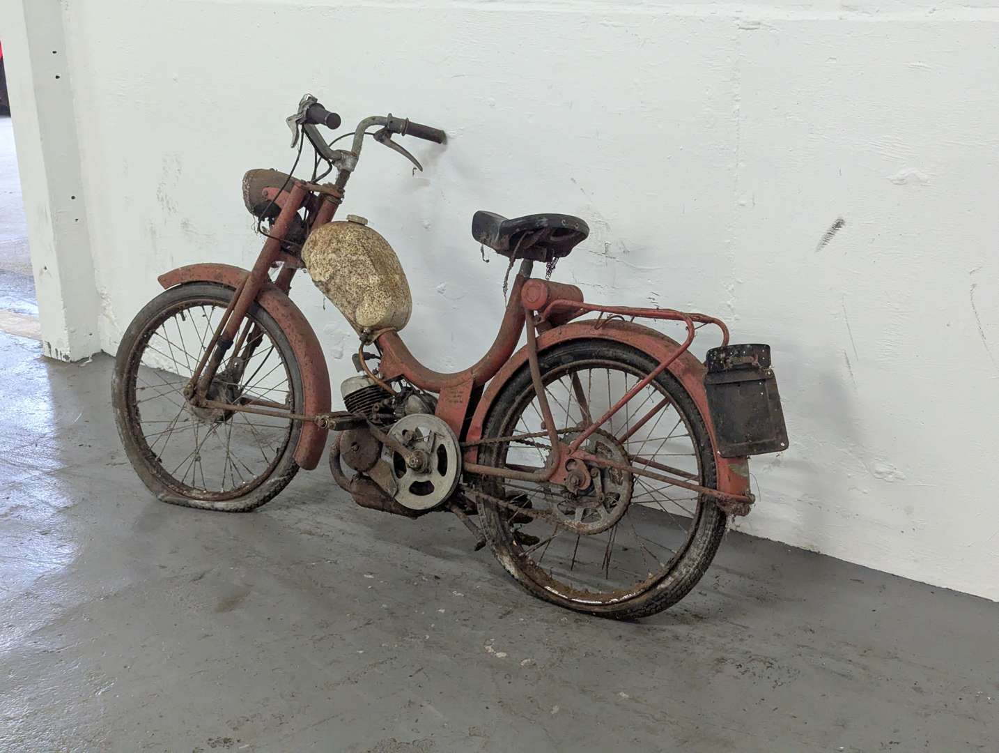 <p>GARELLI MOPED</p>