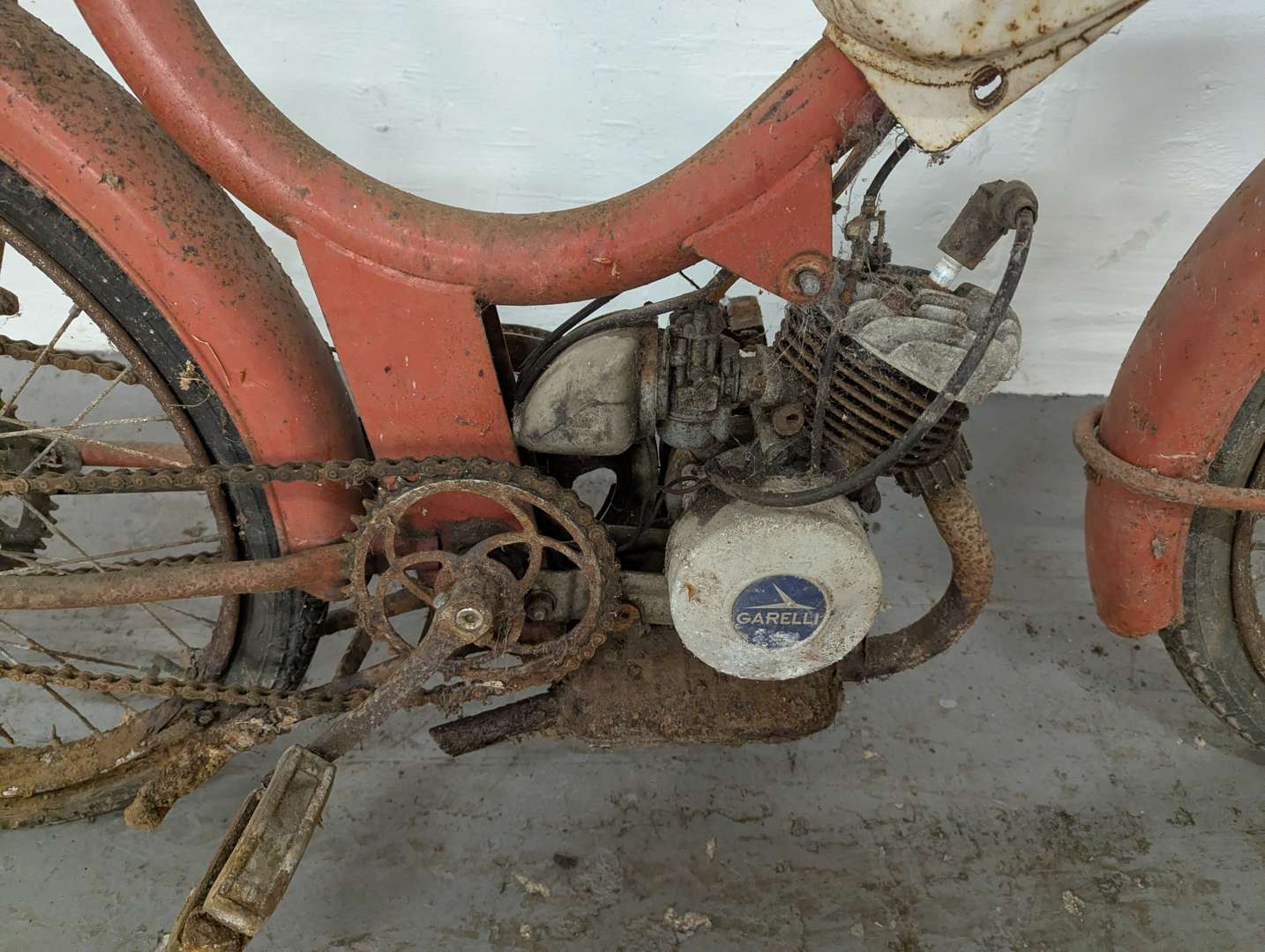 <p>GARELLI MOPED</p>