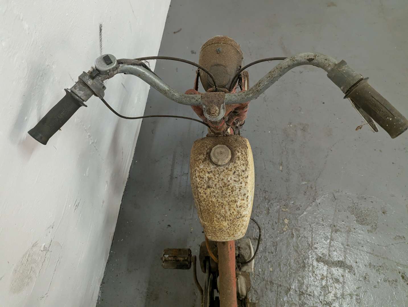 <p>GARELLI MOPED</p>