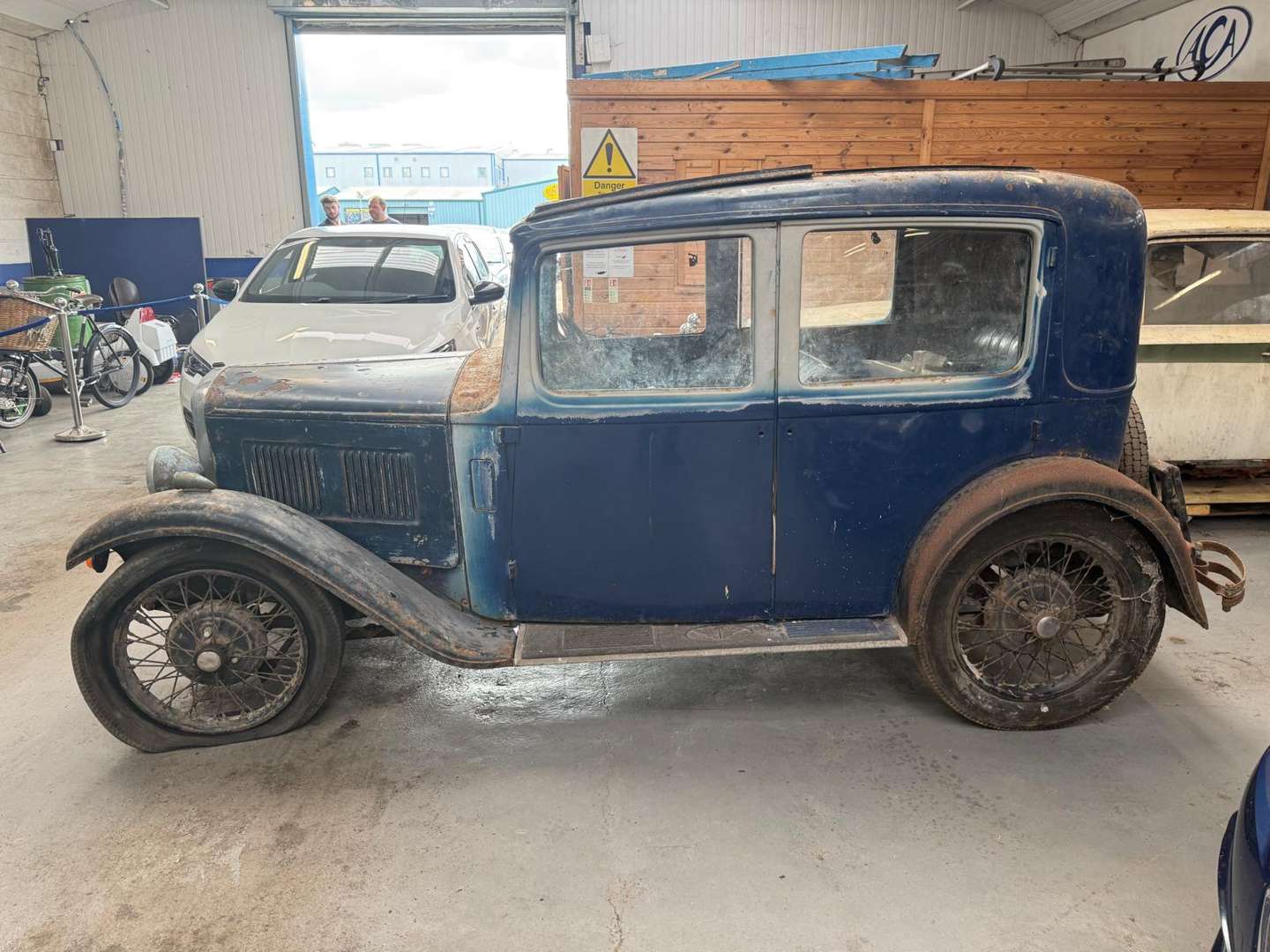 <p>1932 AUSTIN 10</p>