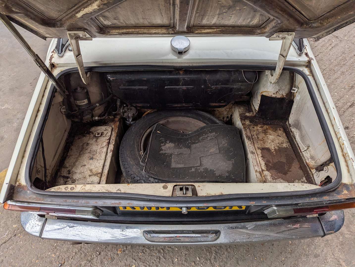 <p>1971 TRIUMPH TR6 150BHP</p>