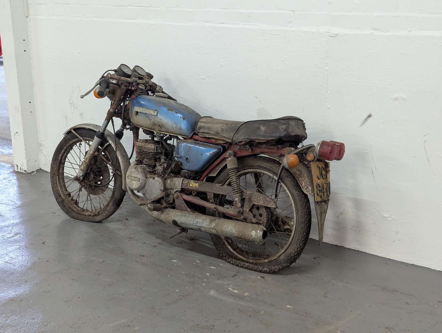 <p>1975 SUZUKI GT125</p>