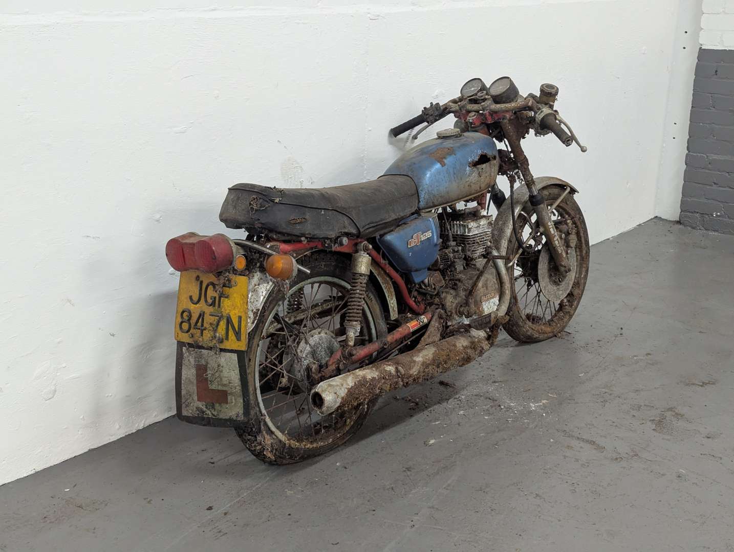 <p>1975 SUZUKI GT125</p>