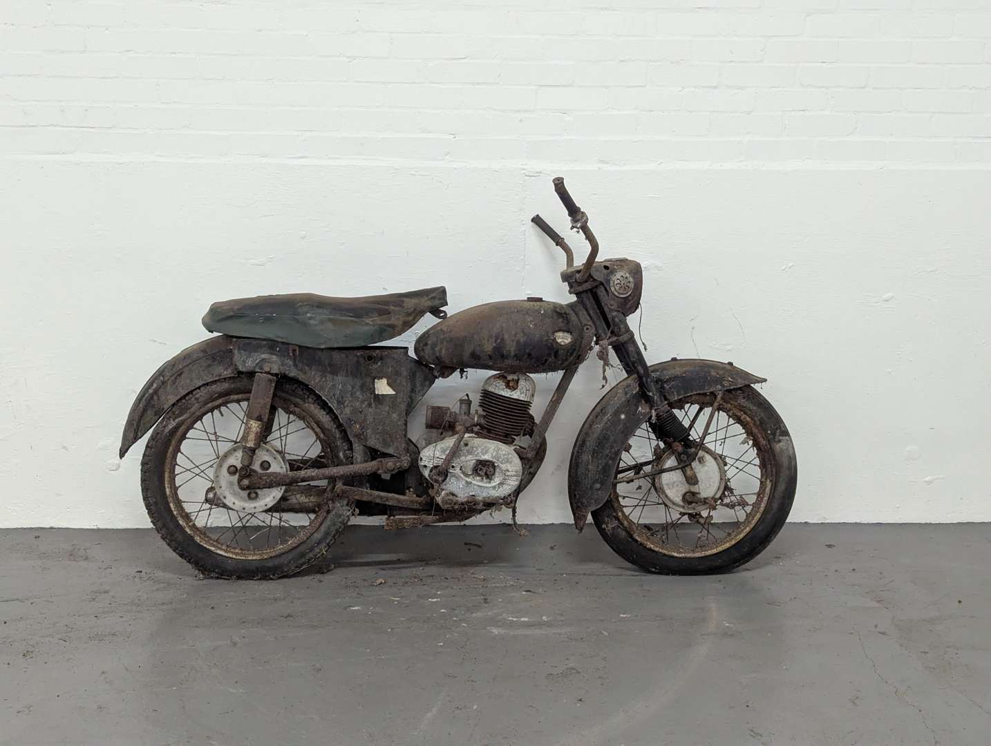 <p>DMW MOTORCYCLE</p>