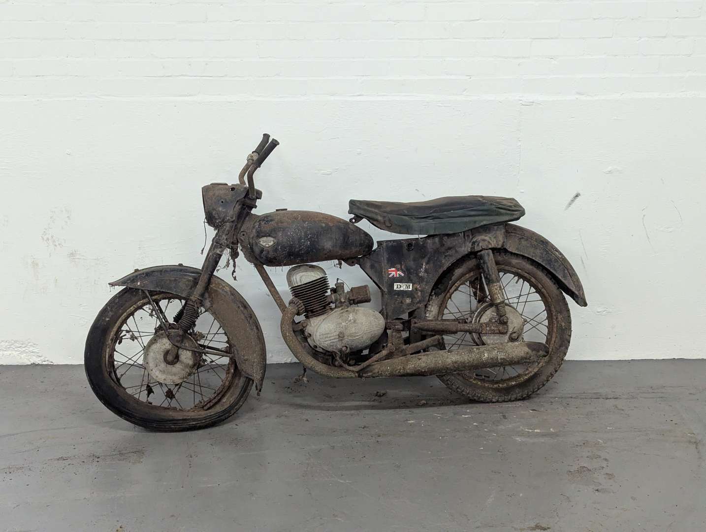 <p>DMW MOTORCYCLE</p>