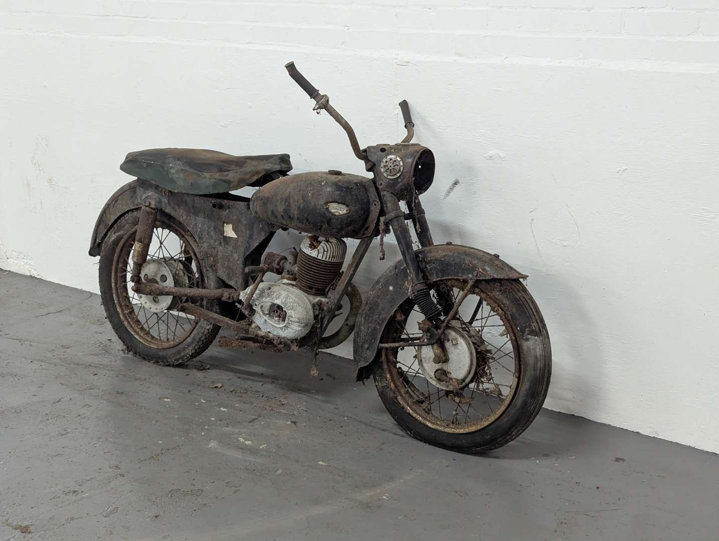 <p>DMW MOTORCYCLE</p>
