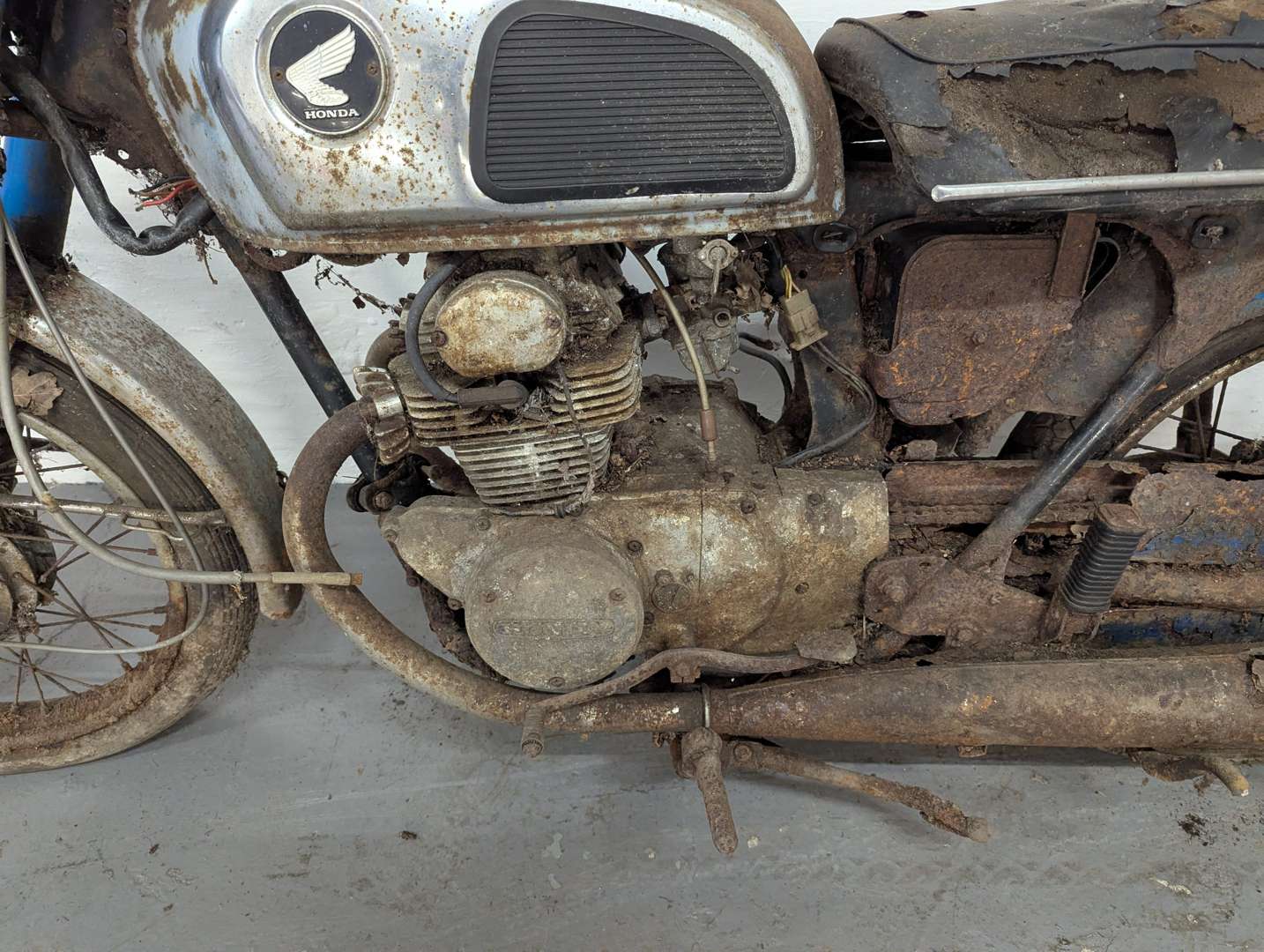 <p>HONDA CD175</p>