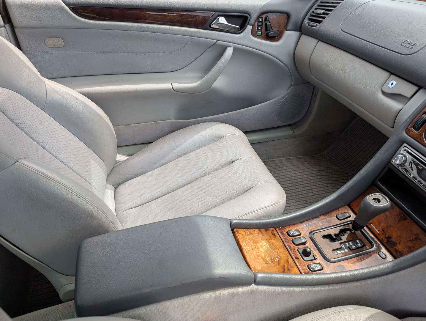 <p>1999 MERCEDES CLK 320 ELEGANCE AUTO</p>