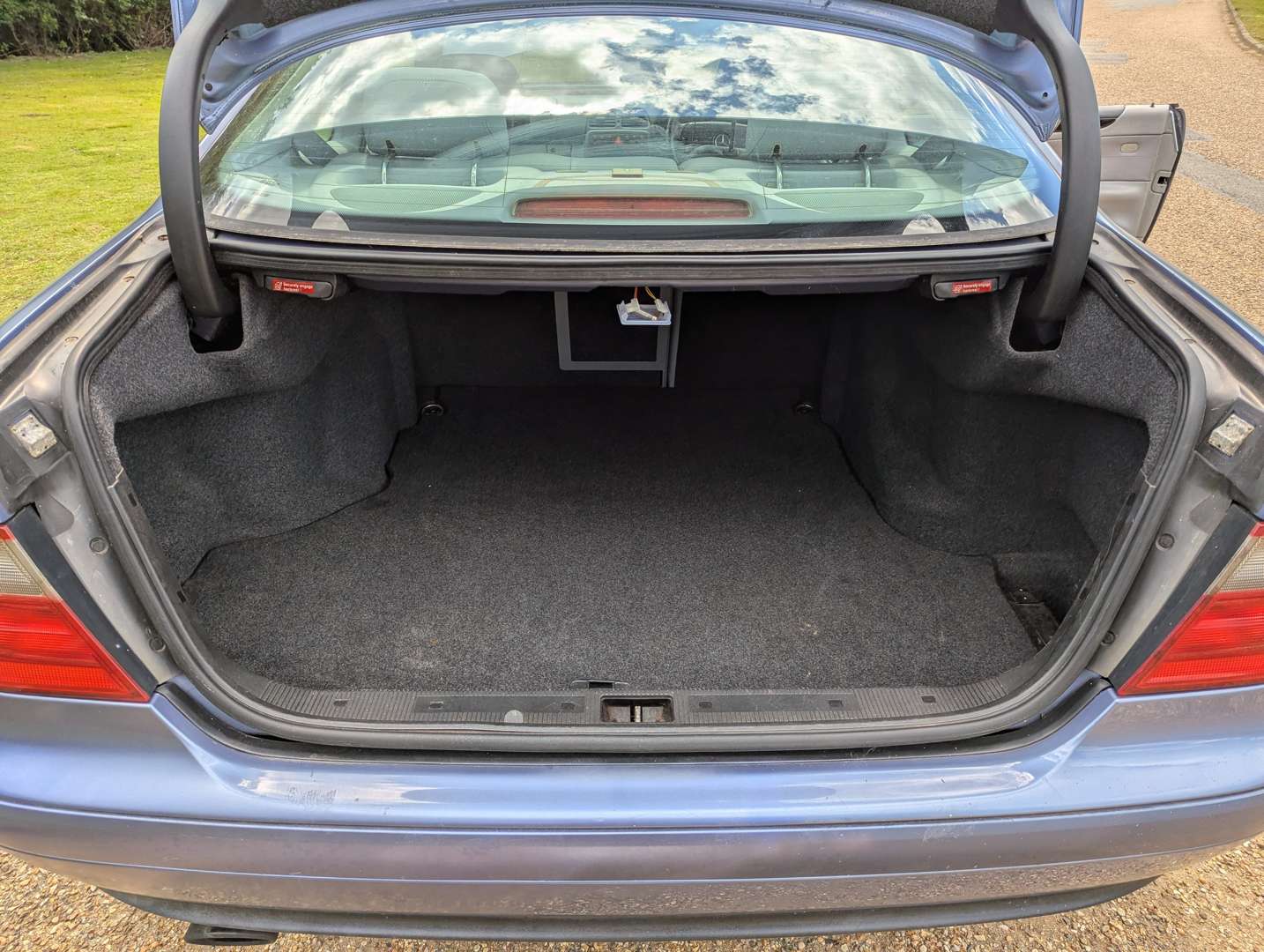 <p>1999 MERCEDES CLK 320 ELEGANCE AUTO</p>