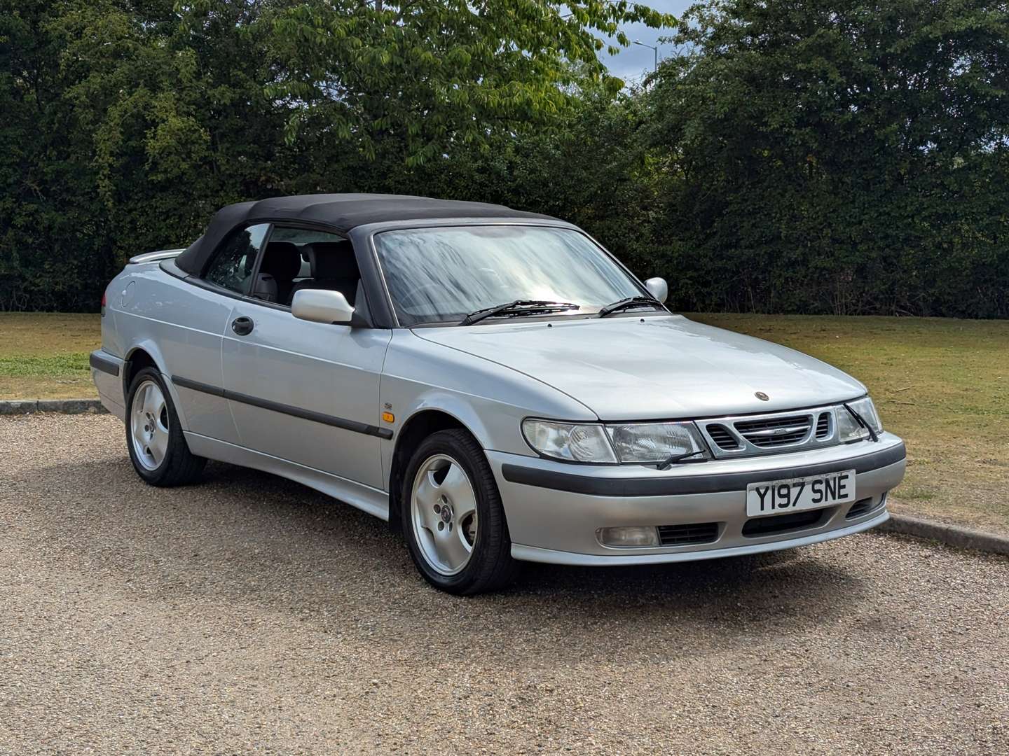 <p>2000 SAAB 9-3 SE CONVERTIBLE</p>