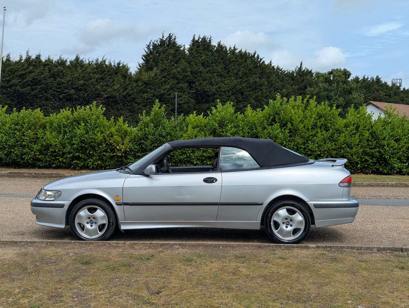 <p>2000 SAAB 9-3 SE CONVERTIBLE</p>