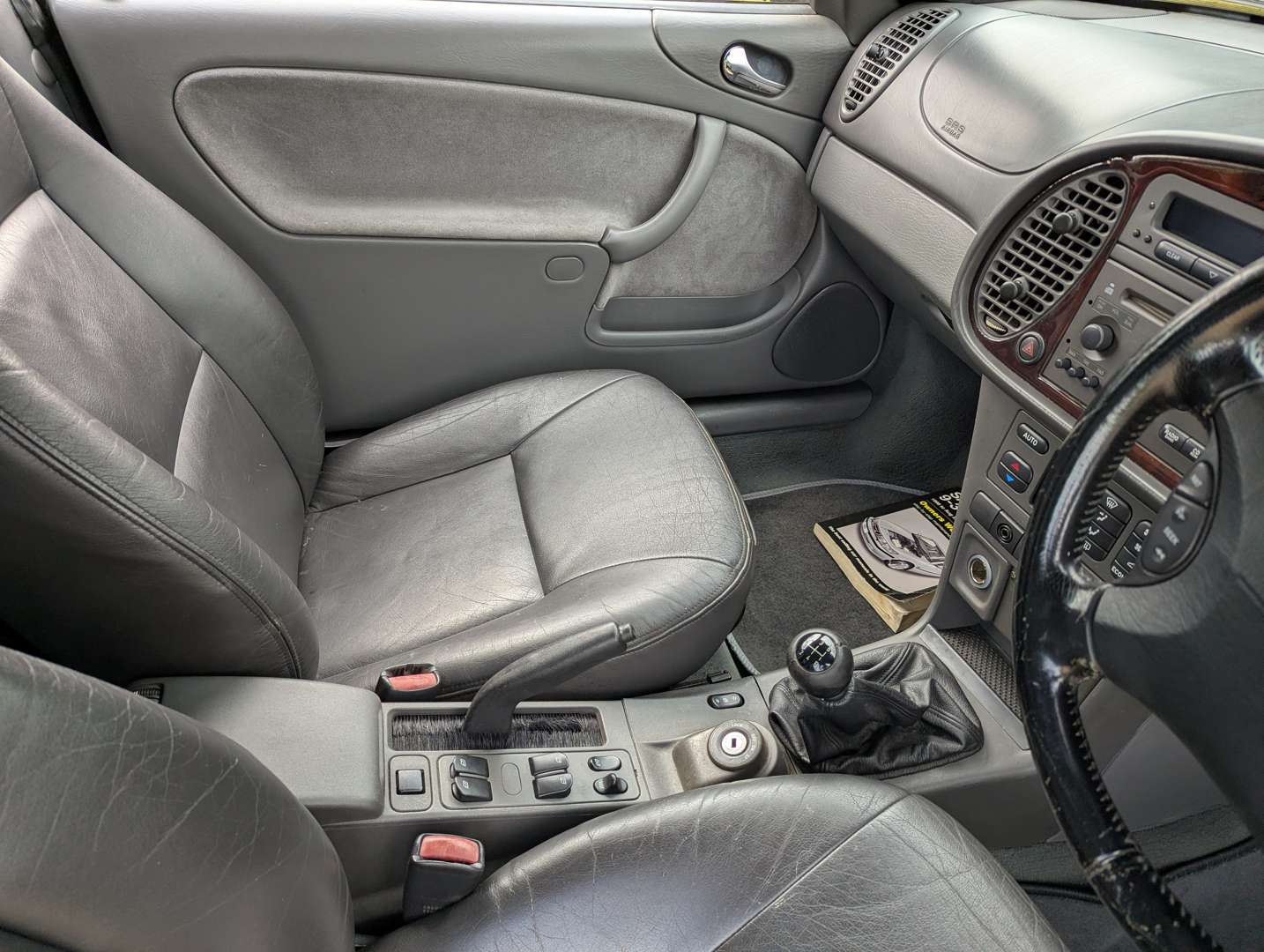 <p>2000 SAAB 9-3 SE CONVERTIBLE</p>
