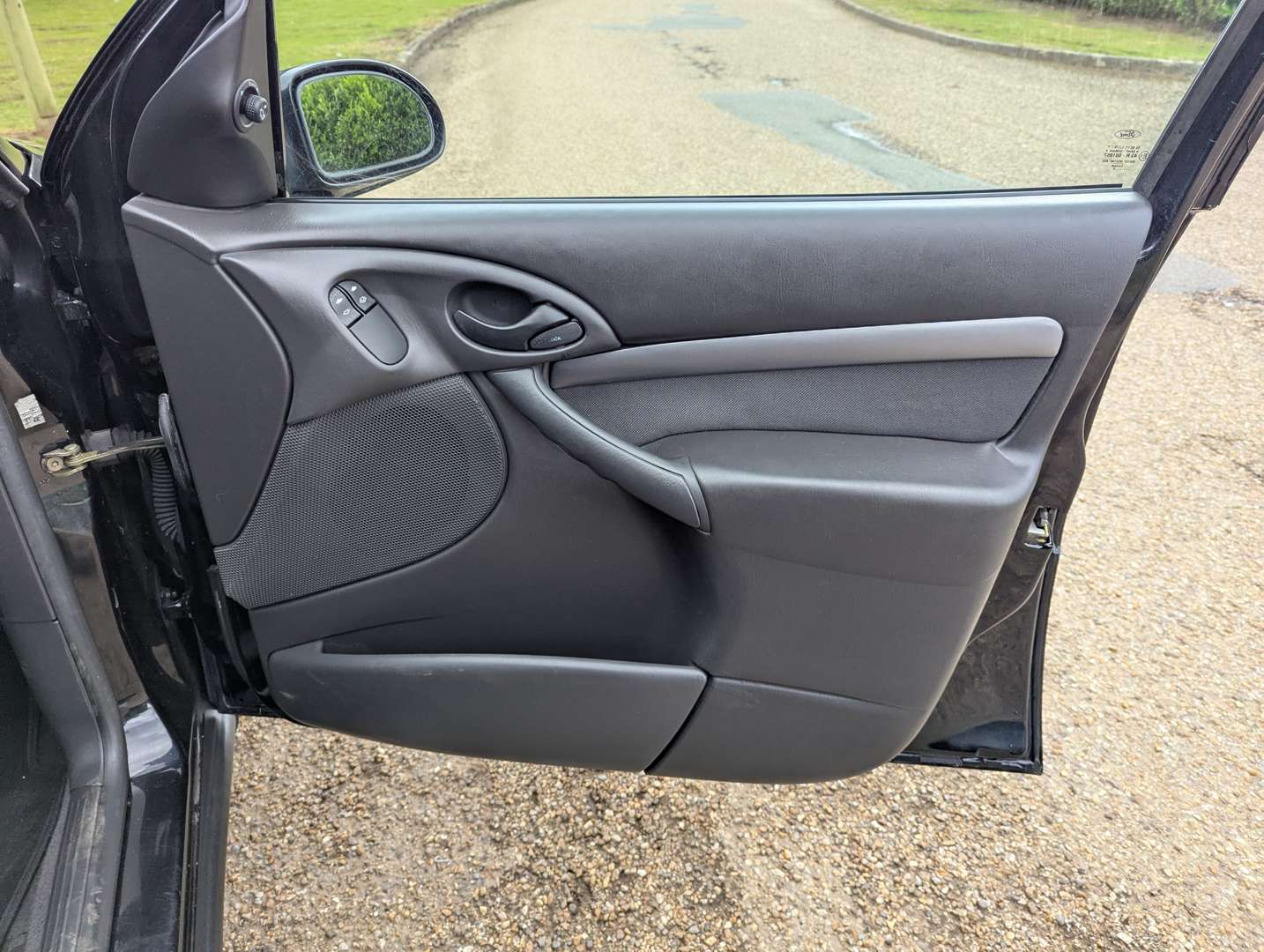 <p>2000 FORD FOCUS ZETEC</p>