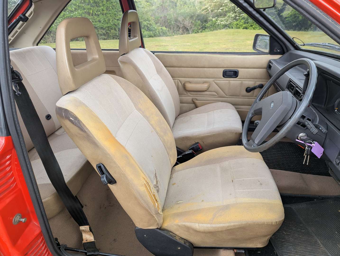 <p>1982 FORD ESCORT L</p>