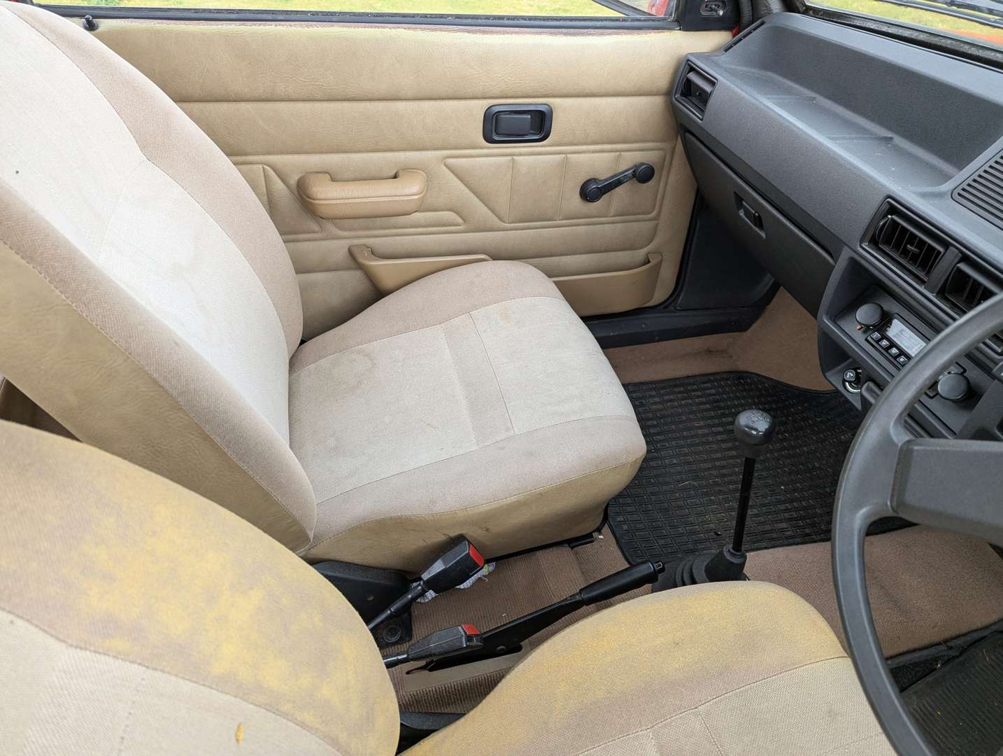 <p>1982 FORD ESCORT L</p>