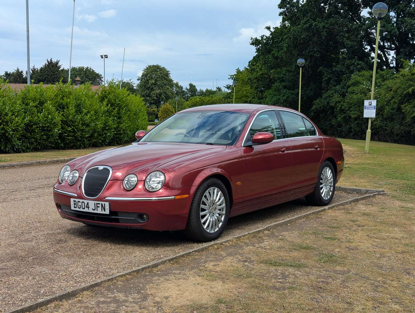 <p>2004 JAGUAR S-TYPE 2.5 V6 SE AUTO</p>