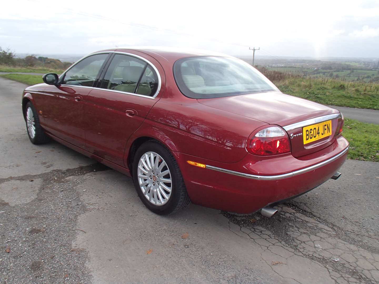 <p>2004 JAGUAR S-TYPE V6 SE AUTO</p>