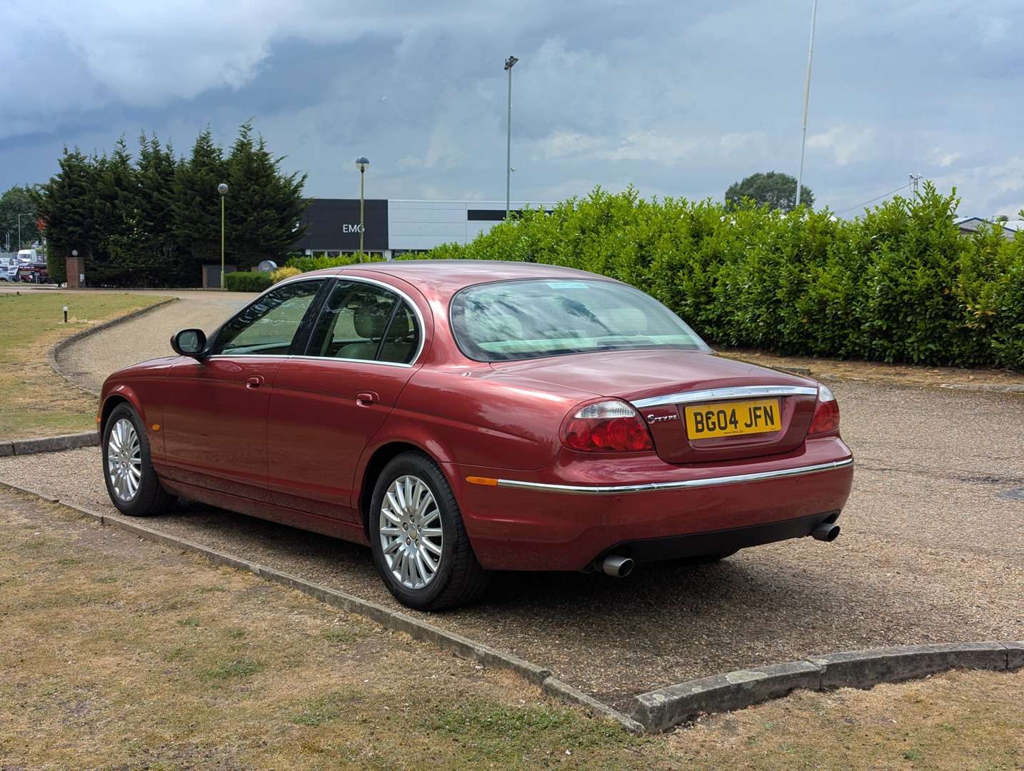 <p>2004 JAGUAR S-TYPE 2.5 V6 SE AUTO</p>