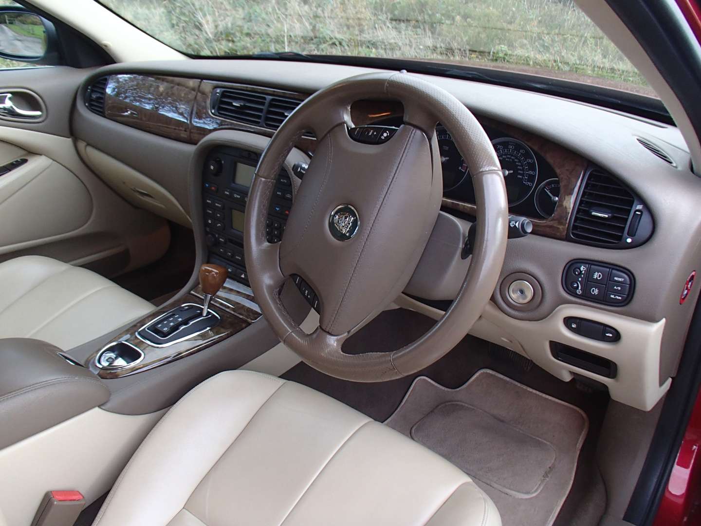 <p>2004 JAGUAR S-TYPE V6 SE AUTO</p>