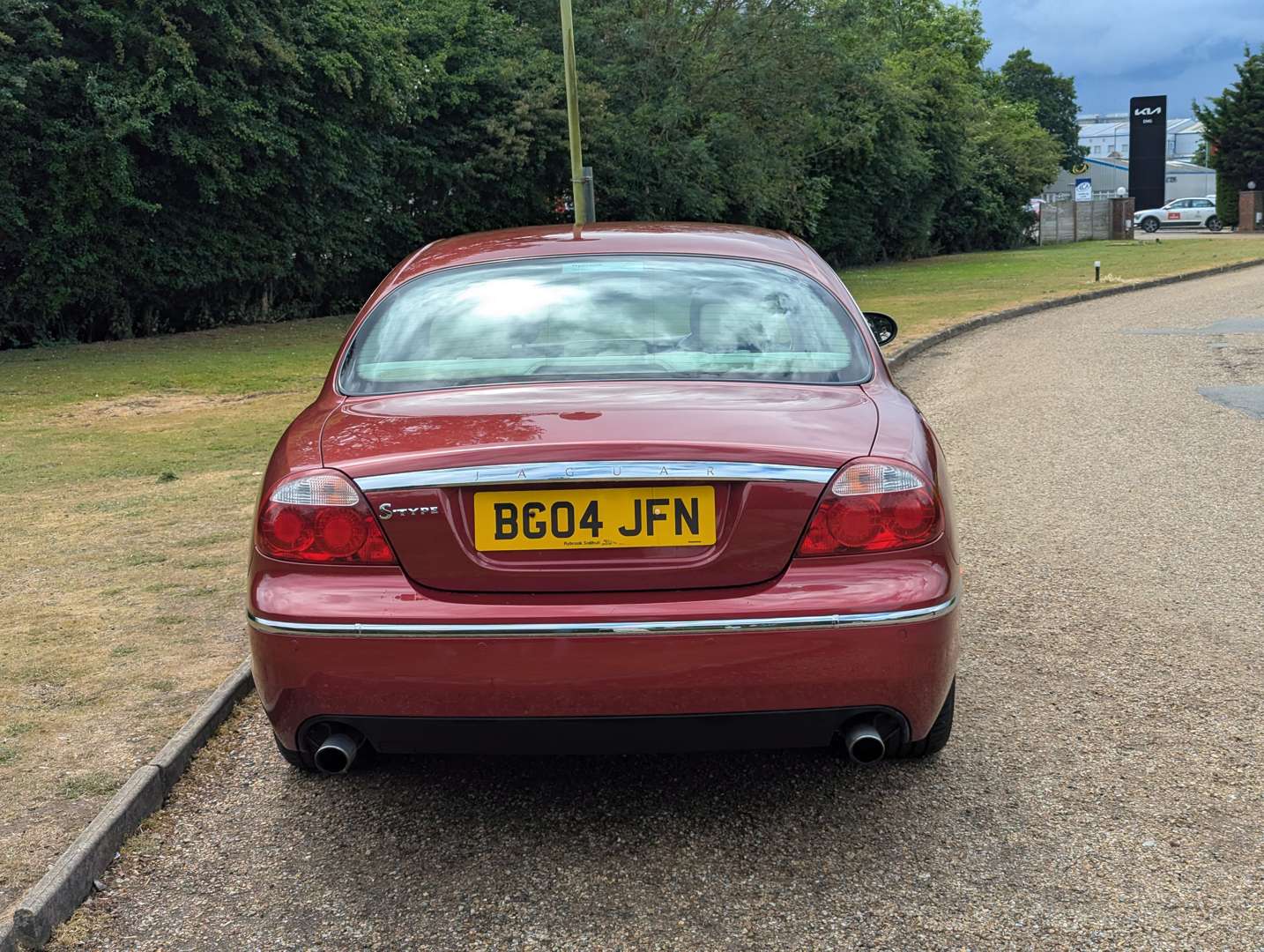 <p>2004 JAGUAR S-TYPE 2.5 V6 SE AUTO</p>