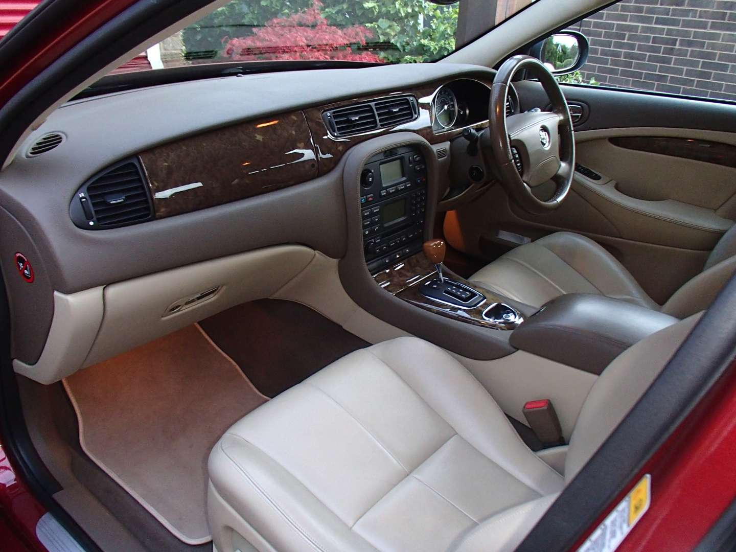 <p>2004 JAGUAR S-TYPE V6 SE AUTO</p>