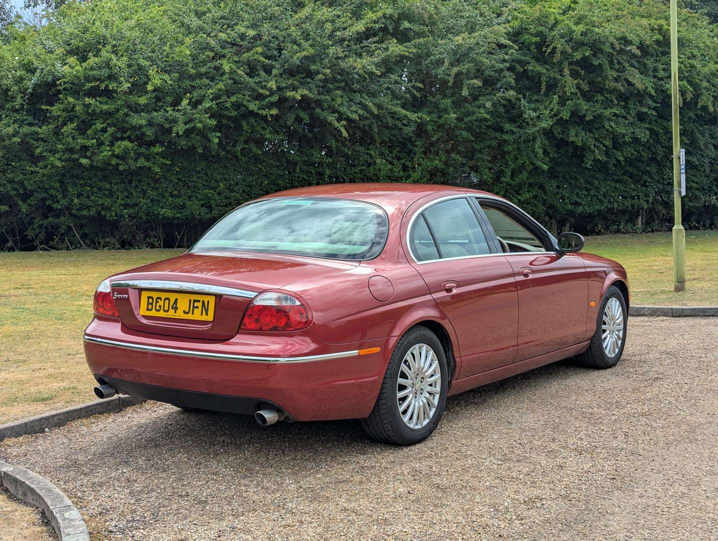 <p>2004 JAGUAR S-TYPE 2.5 V6 SE AUTO</p>