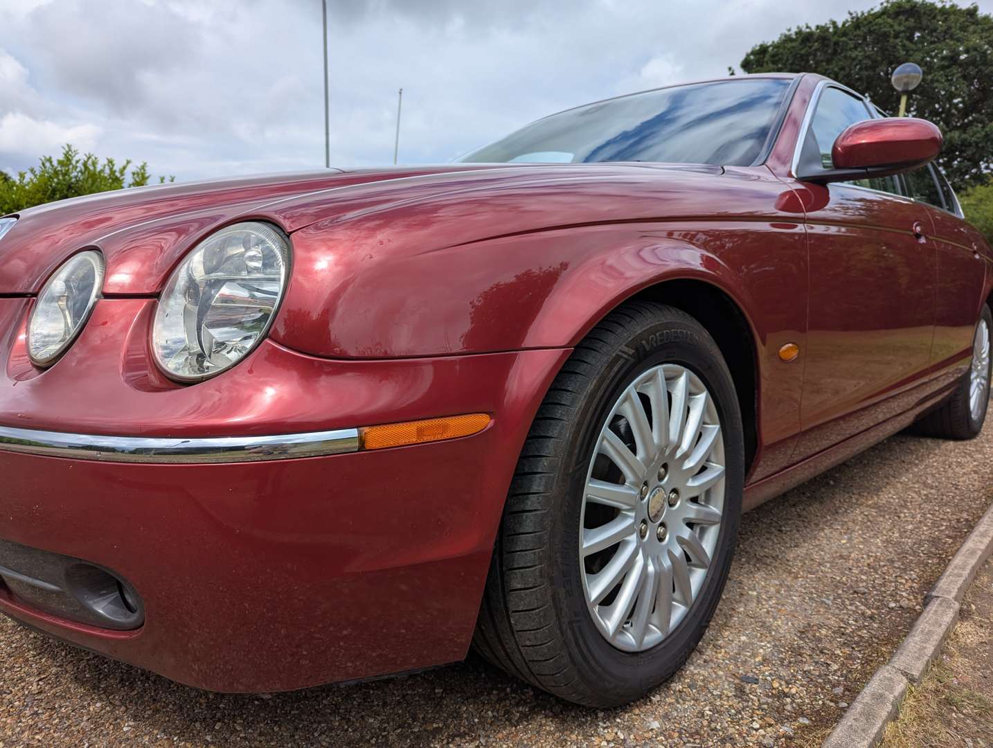<p>2004 JAGUAR S-TYPE 2.5 V6 SE AUTO</p>