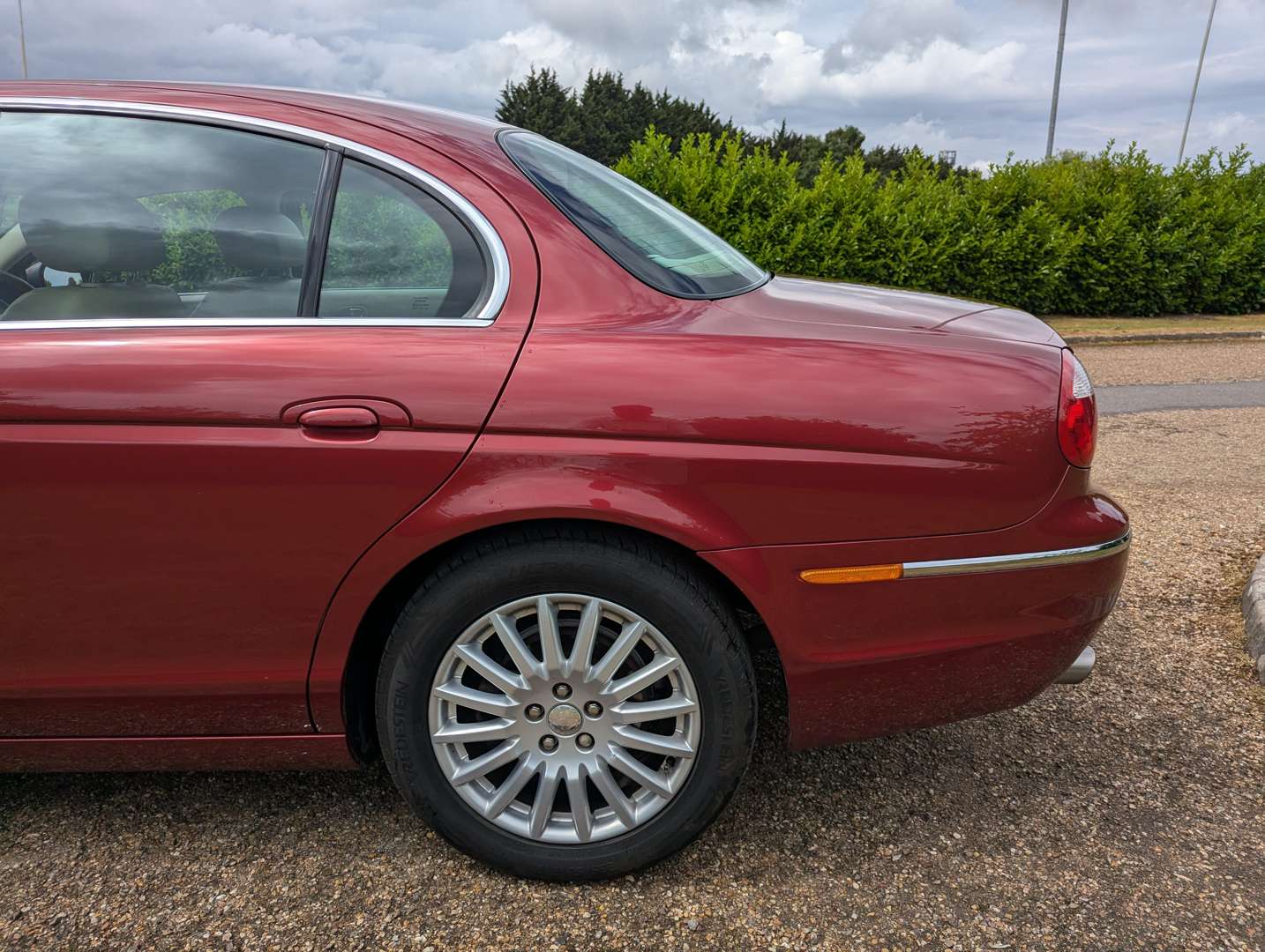 <p>2004 JAGUAR S-TYPE 2.5 V6 SE AUTO</p>