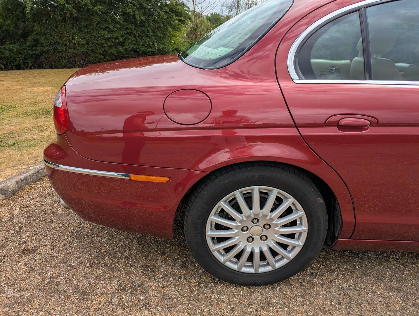 <p>2004 JAGUAR S-TYPE 2.5 V6 SE AUTO</p>
