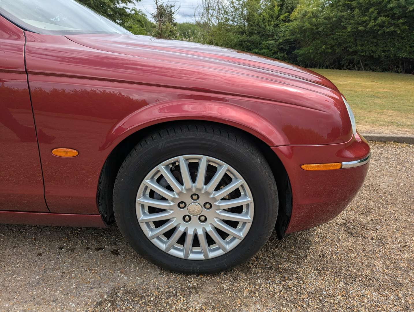 <p>2004 JAGUAR S-TYPE 2.5 V6 SE AUTO</p>