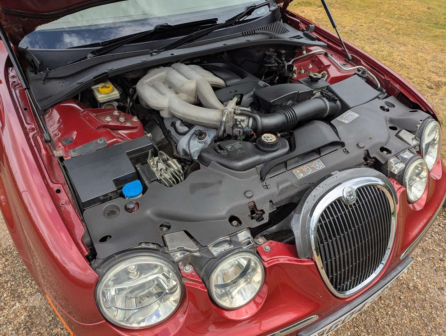 <p>2004 JAGUAR S-TYPE 2.5 V6 SE AUTO</p>