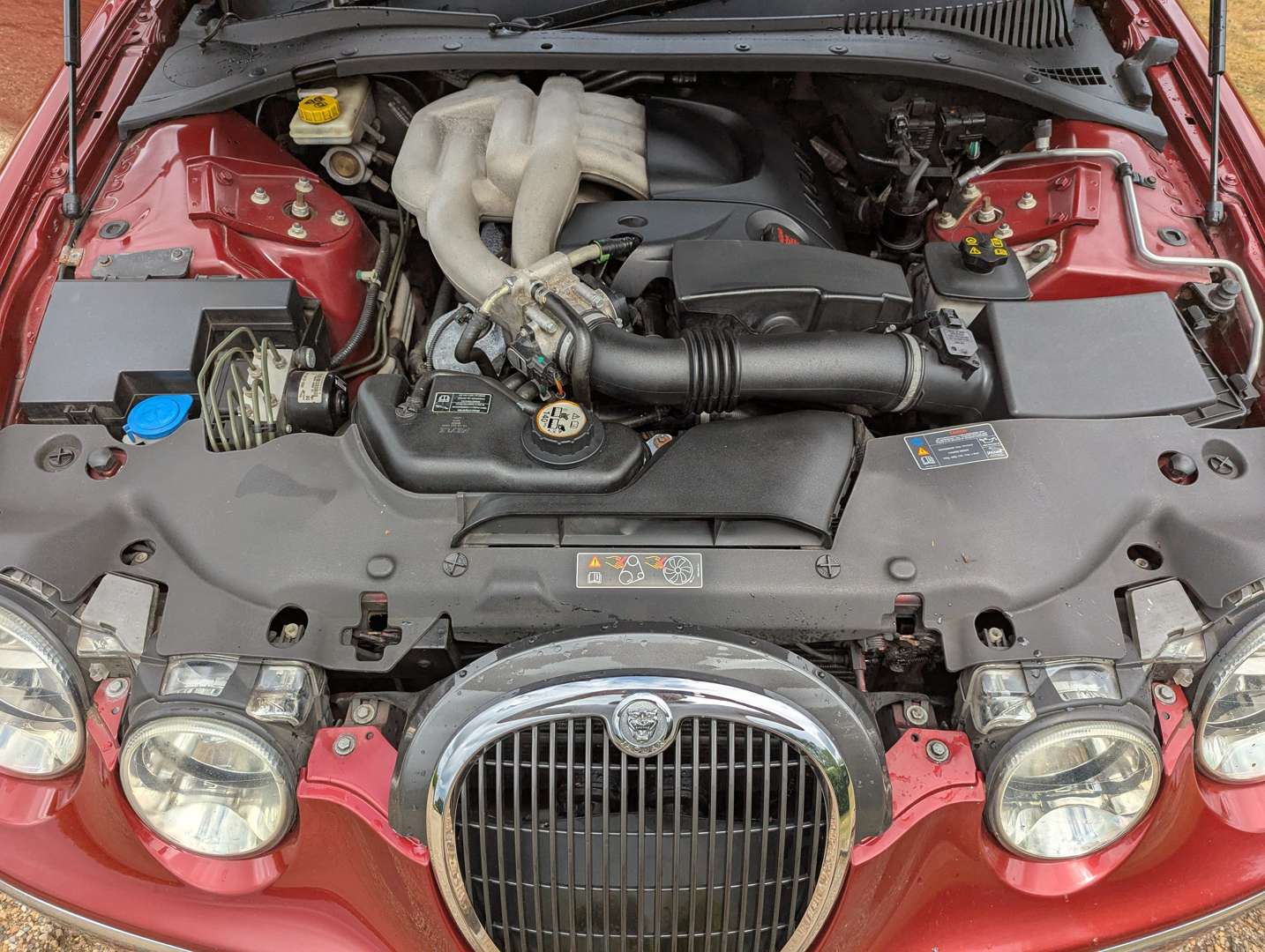 <p>2004 JAGUAR S-TYPE 2.5 V6 SE AUTO</p>