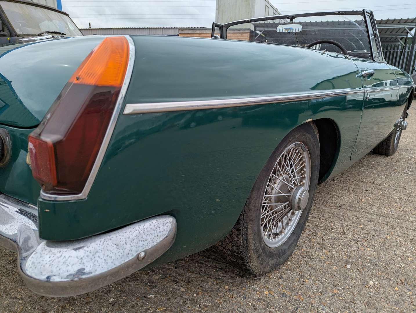 <p>1970 MG B ROADSTER</p>
