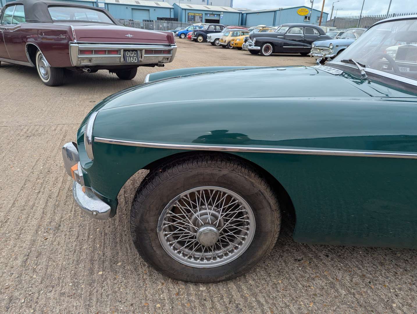 <p>1970 MG B ROADSTER</p>