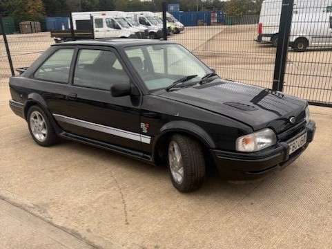 <p>1988 FORD ESCORT RS TURBO</p>