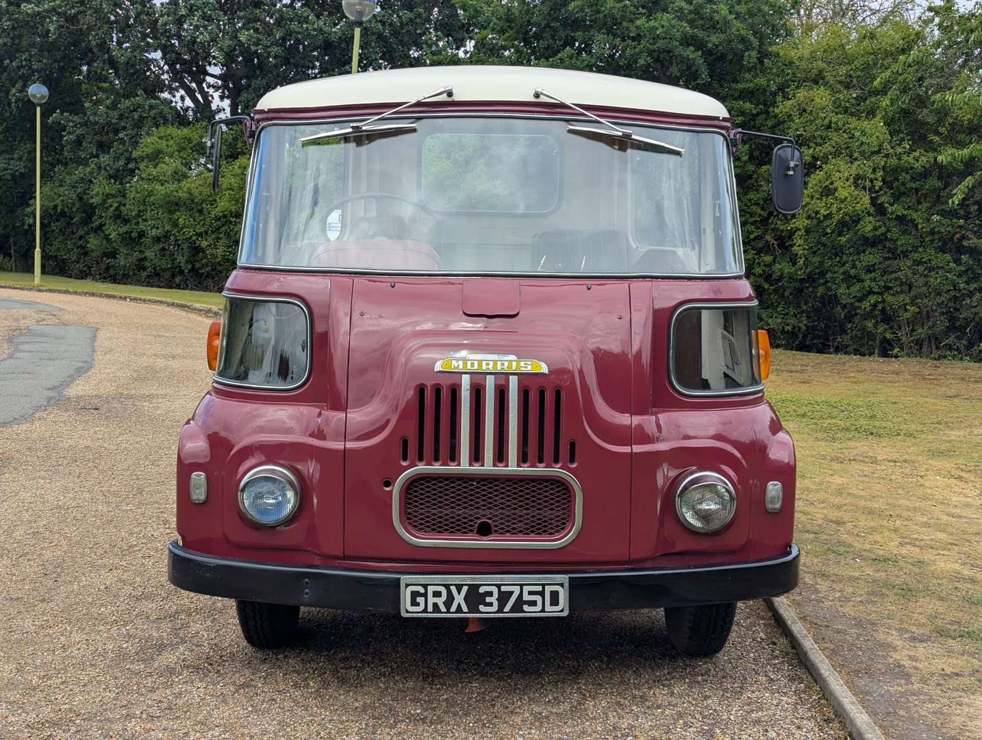 <p>1966 MORRIS FG TRUCK</p>