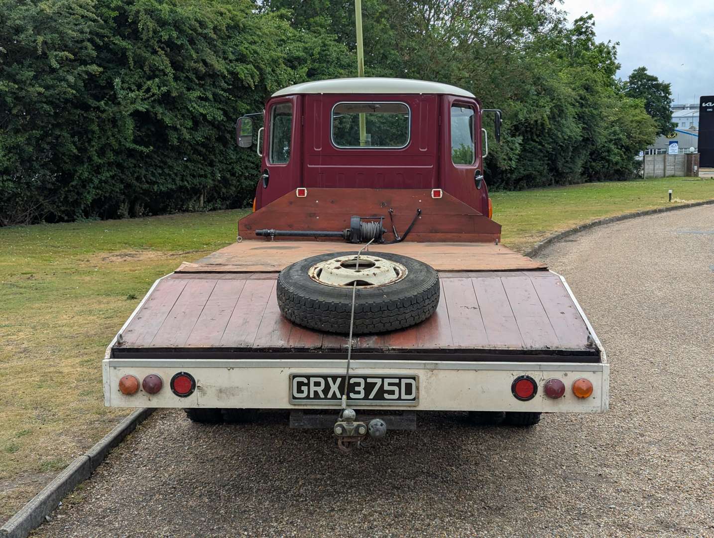 <p>1966 MORRIS FG TRUCK</p>