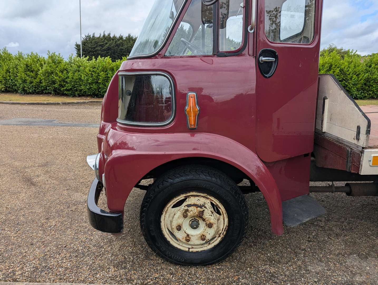 <p>1966 MORRIS FG TRUCK</p>