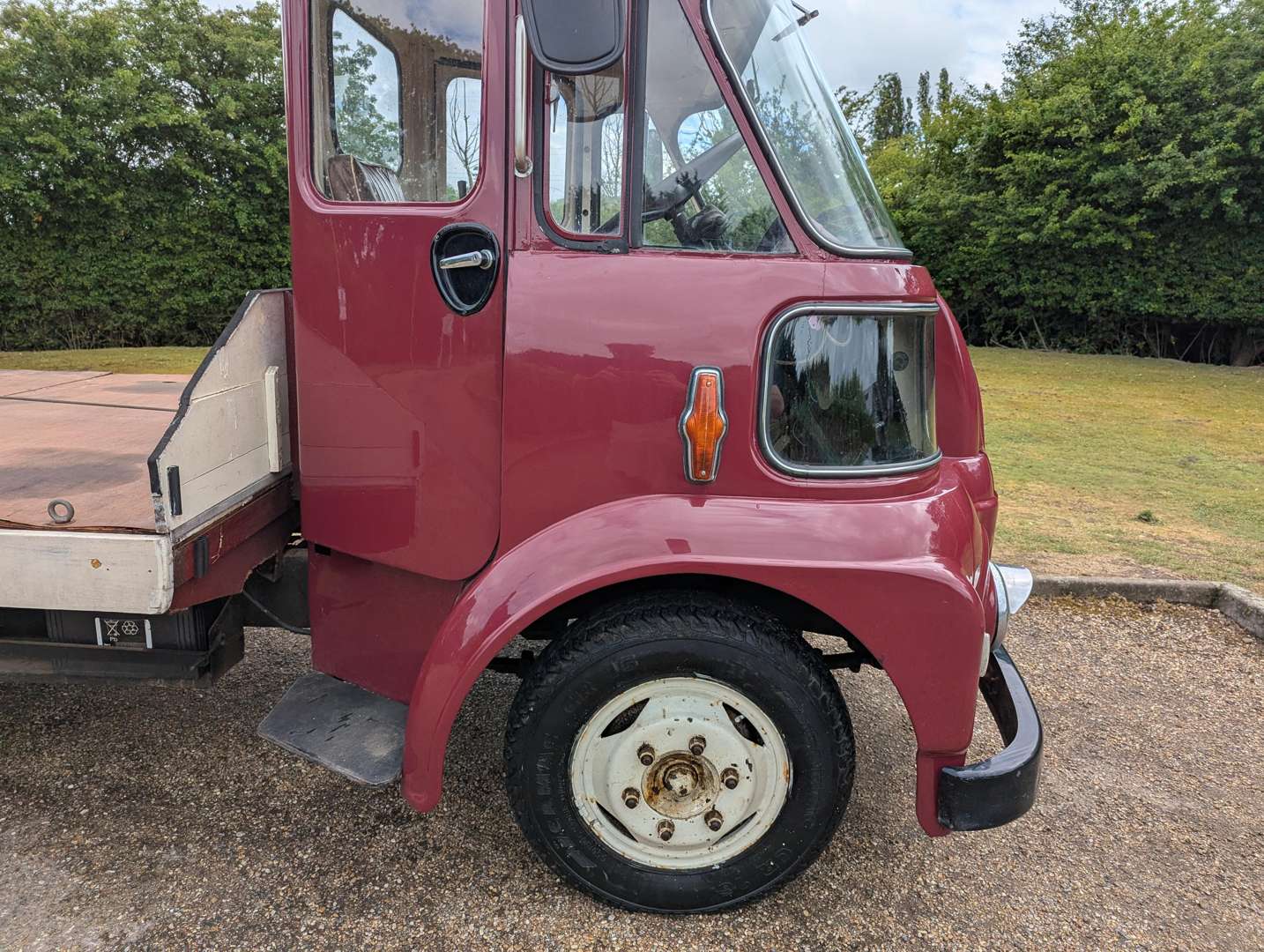 <p>1966 MORRIS FG TRUCK</p>