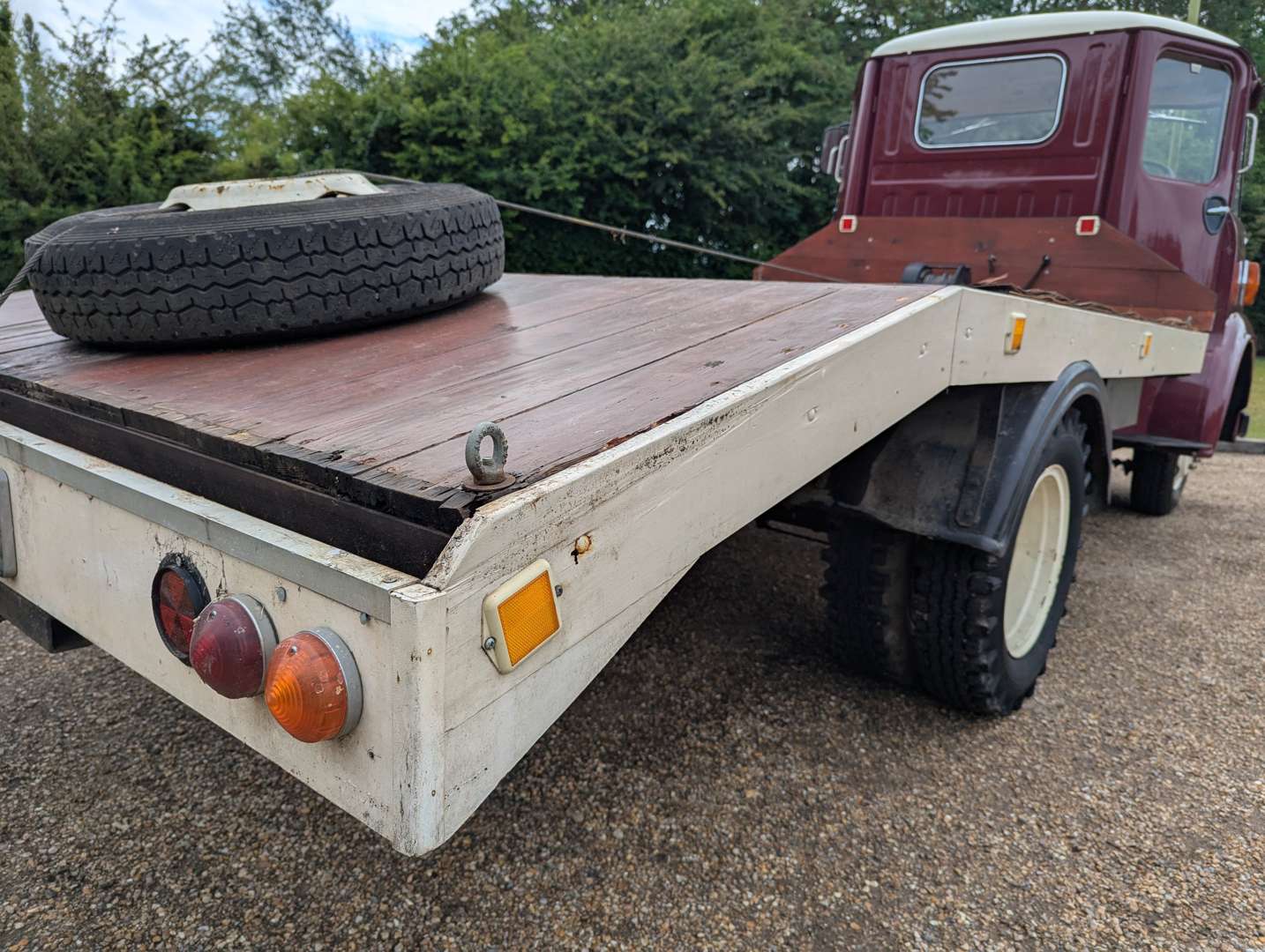 <p>1966 MORRIS FG TRUCK</p>