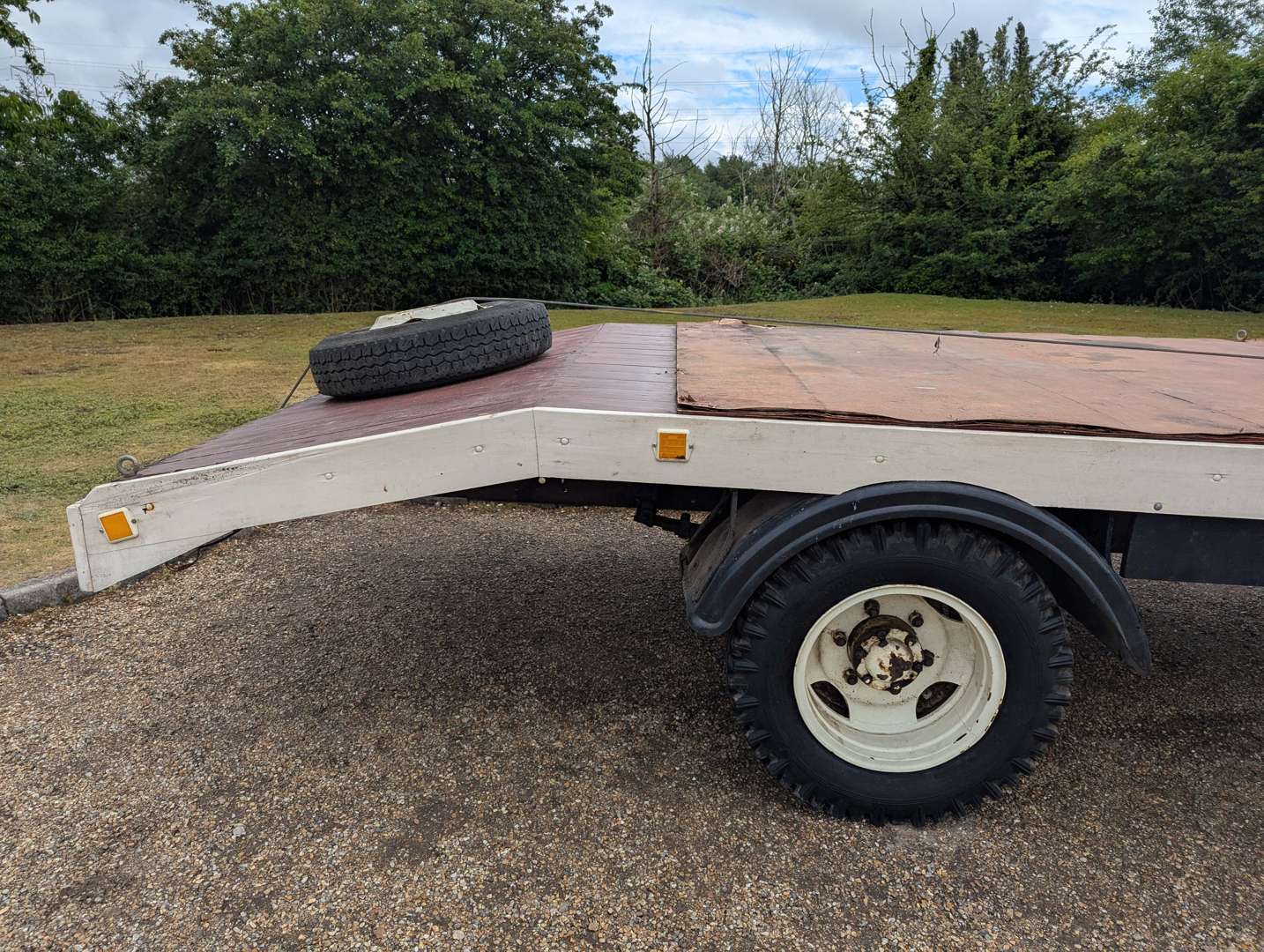 <p>1966 MORRIS FG TRUCK</p>