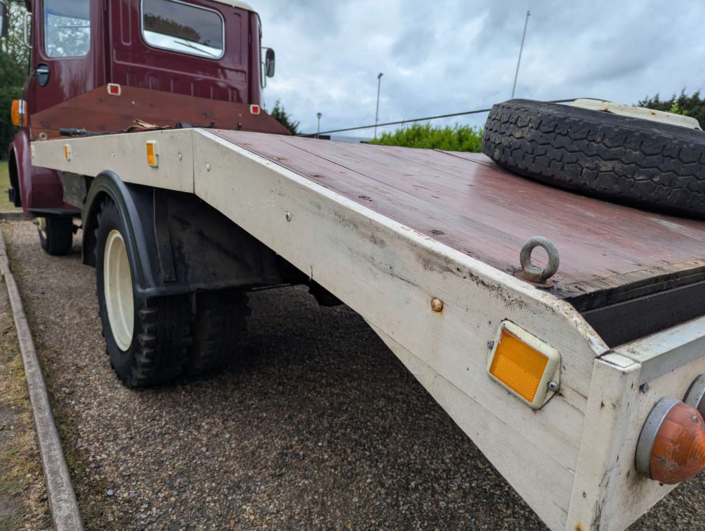 <p>1966 MORRIS FG TRUCK</p>