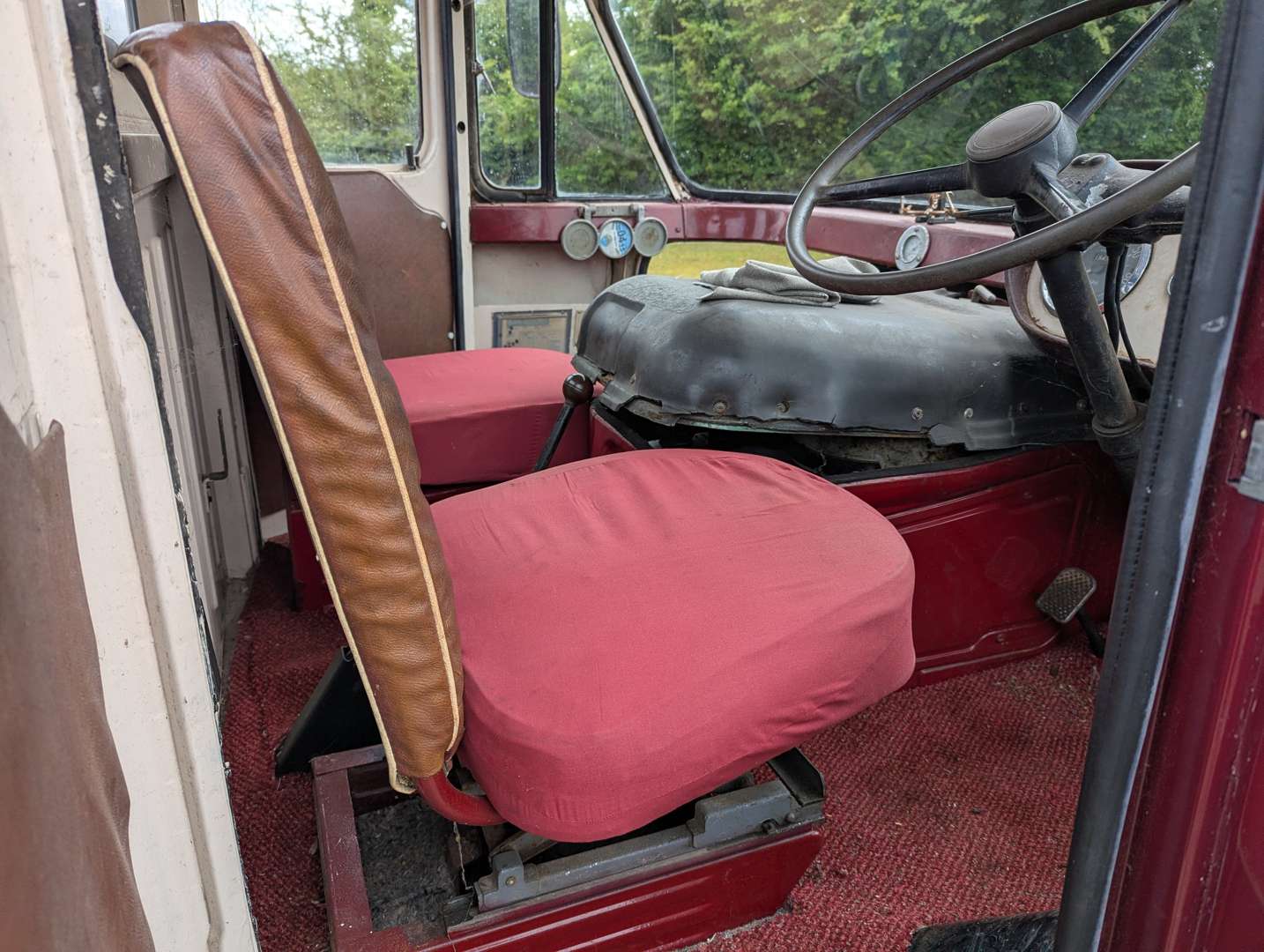 <p>1966 MORRIS FG TRUCK</p>